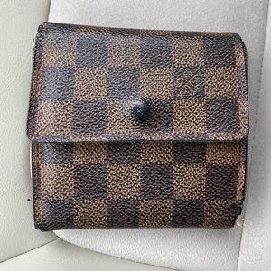 Authentic Louis Vuitton - Damier womens wallet
